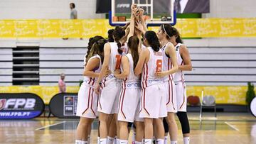 Las jugadores de la Selección celebran su pase a las semifinales del Europeo Sub-20.