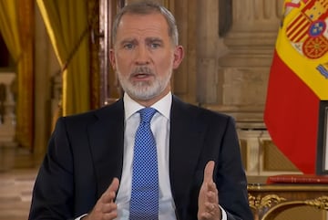 Gestos de Felipe VI al hablar de la Constitución