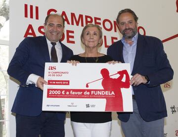 Javier Matallanas y Juan Cantón (director gerente de Diario As) entregaron  2.000 euros a FUNDELA (Fundación Española para el Fomento de la Investigación de la Esclerosis Lateral Amiotrófica).