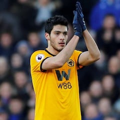 Raúl Jiménez la sigue rompiendo en la Premier League