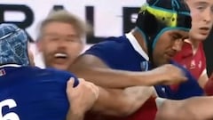El terrible codazo que impresionó a todos en el Mundial de Rugby