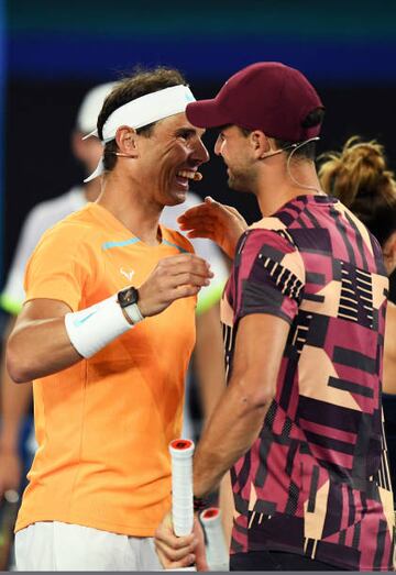 El búlgaro Grigor Dimitrov saludando a Rafael Nadal. 