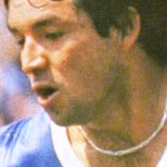 Sandrino Castec dispara contra Gonzalo Jara y Jean Beausejour