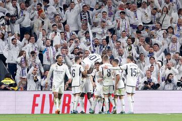 El Real Madrid celebra su cuarto gol de la noche.