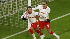 Soccer Football - Champions League - Group H - RB Leipzig v Manchester United - Red Bull Arena, Leipzig, Germany - December 8, 2020 RB Leipzig&#039;s Justin Kluivert celebrates scoring their third goal with Yussuf Poulsen Pool via REUTERS/Odd Andersen