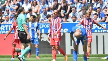 Griezmann durante el partido entre Alavés y Atlético el pasado mes de mayo.
