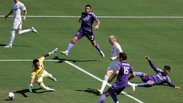 CARSON, CALIFORNIA - AUGUST 31: Marco Reus #18 of LA Galaxy scores the team's first goal during the Leagues Cup Third Place match between LA Galaxy and Orlando City at Dignity Health Sports Park on August 31, 2025 in Carson, California. Ronald Martinez/Getty Images/AFP (Photo by RONALD MARTINEZ / GETTY IMAGES NORTH AMERICA / Getty Images via AFP)