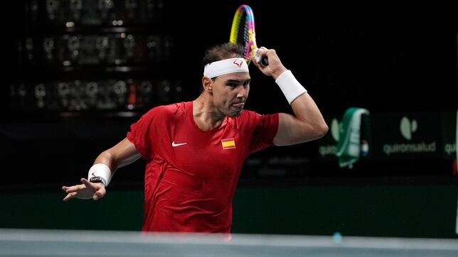 Rafa Nadal se queda al borde del adiós en la Copa Davis