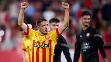 GIRONA, SPAIN - SEPTEMBER 09: Manu Vallejo of Girona FC celebrates victory following the LaLiga Santander match between Girona FC and Real Valladolid CF at Montilivi Stadium on September 09, 2022 in Girona, Spain. (Photo by Alex Caparros/Getty Images)