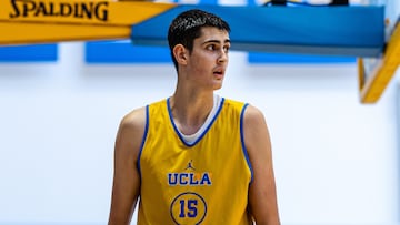 The Spaniard was once again a starter for UCLA and played 12 minutes, but his team crashed to a resounding 90-44 defeat.