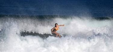 La playa de La Zurriola, un paraíso del surf