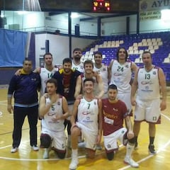 Un jugador sufre cuatro paradas cardíacas durante un partido