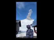 Un pulso de cenizas del Volcán Villarrica sorprendió a turistas en el sur de Chile