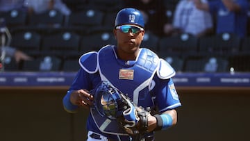 Tras ser nombrado Regreso del Año, el catcher venezolano se convierte en el jugador mejor pagado en la historia de Kansas City, superando el pacto de Alex Gordon.