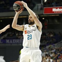 Carroll y Llull le dan la vuelta al partido más raro del año