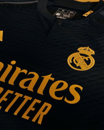 Negra con detalles amarillos, as赤 es la tercera equipaci車n del Real Madrid