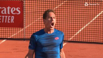 Roberto Carballés celebra su triunfo contra Altmaier en Ginebra.