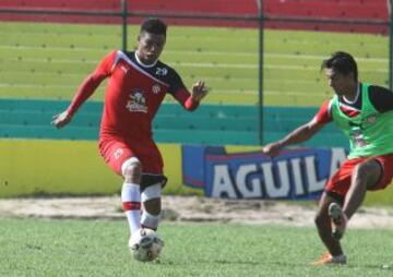 Teófilo Gutiérrez es fundamental con la Selección Colombia y con River Plate. El barranquillero ha pasado por Junior, Trabzonspor, Racing, Lanús y Cruz Azul.