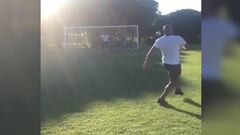 Roberto Carlos repite su mítico tiro libre ante Francia en el 97