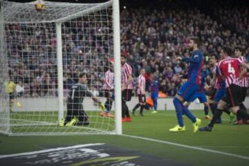 Messi marca el 2-0.