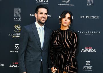 Francesc Fabregas y Daniella Semaan durante la alfombra roja de la I Gala Globe Soccer Europa celebrada en la Costa Esmeralda de Cerdeña.