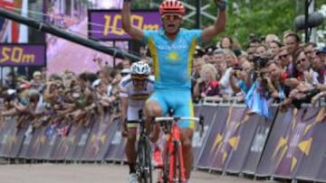 Vinokourov dinamitó la coronación de Cavendish