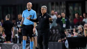 FORT LAUDERDALE, FLORIDA - MARCH 30: Inter Miami CF head coach Gerardo Martino reacts form the sidelines against New York City FC during the second half at DRV PNK Stadium on March 30, 2024 in Fort Lauderdale, Florida.   Rich Storry/Getty Images/AFP (Photo by Rich Storry / GETTY IMAGES NORTH AMERICA / Getty Images via AFP)