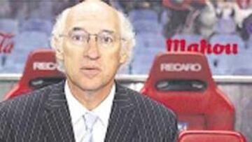 <b>LAMENTOS</b>. "Aquí hay muchos y no valen. Somos muy románticos y no realistas"