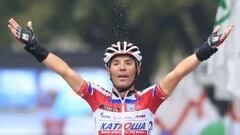 Purito Rodr&iacute;guez celebra su segunda victoria consecutiva en el Giro de Lombard&iacute;a.