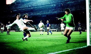 El club inglés, ahora en Premier League, ha disputado dos encuentros con el Madrid y no ha perdido ninguno. Fue en la primera ronda de la Copa de la UEFA de 1973-74. En la ida, en Inglaterra, vencieron 1-0. La vuelta, en terreno madridista, se le atragantó a los de Miguel Muñoz. Acabó 0-0.