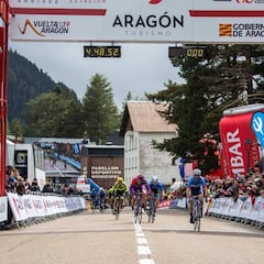 Hivert le quita la etapa a Ezquerra, que es el nuevo líder