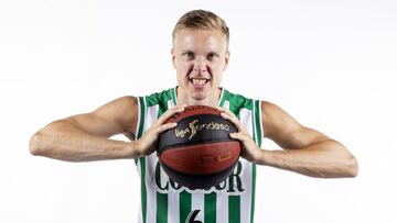 18/09/19
 SESION DE FOTOS ACB ENDESA BALONCESTO
 COOSUR REAL BETIS TOBIAS BORG
 ENTREVISTA
 