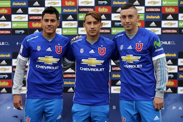 Santiago 21 de junio 2017
Universidad de Chile presenta sus nuevos refuerzos para esta temporada, el Jugador Rafael Caroca, Francisco Arancibia y vuelve al plantel Rodrigo Echeverria.
Javier Torres/Aton Chile