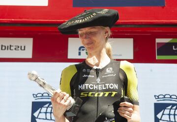 La ciclista australiana de Mitchelton Lucy Kennedy ha hecho historia al proclamarse vencedora de la primera edición femenina de la Clásica de San Sebastián. 
