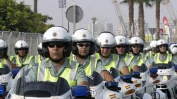 La Guardia Civil, con las motos.