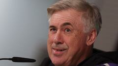 Real Madrid's Italian coach Carlo Ancelotti addresses a press conference following a training session at the Ciudad Real Madrid training complex in Valdebebas, outskirts of Madrid, on March 18, 2023, on the eve of the Spanish league 'El Clasico' football match between Barcelona and Real Madrid. (Photo by PIERRE-PHILIPPE MARCOU / AFP)