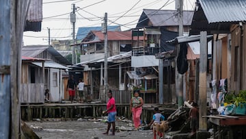 Familias pobres beneficiarias de Ingreso Solidario .