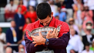 Djokovic se queda solo en la cima del tenis masculino