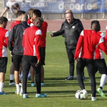 Almería y Getafe pasan de la Copa del Rey a las urgencias