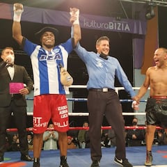 Natxo Mendoza se despide del boxeo profesional con victoria