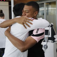 Mbappé aparece al fin y manda un mensaje a Messi