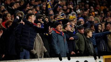 Los aficionados del Wolverhampton, durante un partido.