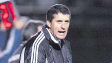 <b>PROBLEMAS. </b>López Caro tendrá que volver a cambiar su once.