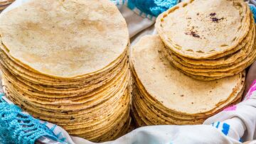 ¡Al alza! Tortilla se vende hasta 26 pesos por kilo