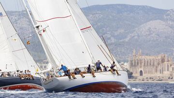 El 'Corsaro II' del capitán Simone Guisti ha revalidado hoy su título en Clásicos en el Illes Balears Clàssics después del triunfo 2015