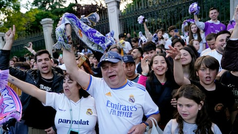 There are two fountains in the heart of Madrid where Los Blancos and Atlético Madrid celebrate trophies with their fans.