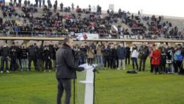 ÍDOLO. Iniesta, ayer en la ciudad deportiva del Albacete que lleva el nombre del brillante centrocampista del Barcelona.