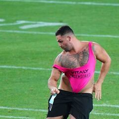 Fan que invadió el campo en el Super Bowl asegura haber ganado una millonaria apuesta