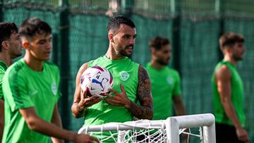 Elche: Tete Morente y John siguen al margen del grupo