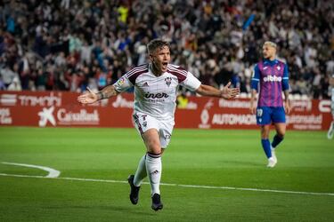 Hizo un doblete para aupar al Albacete a la zona de playoff. No ha perdido el olfato goleador y apareció en el mejor momento para doblegar al líder de la categoría.